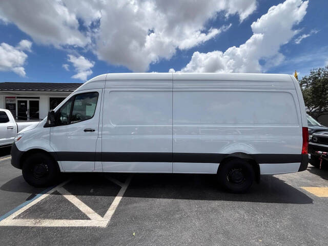 mercedes-benz sprinter cargo van 2025 W1Y4NCHYXST206048 image mercedes-benz sprinter cargo van 2025 W1Y4NCHYXST206048 image